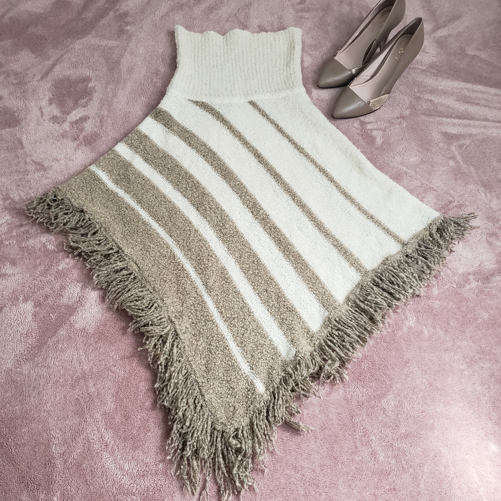 Georgeous Poncho Shawl 0/S